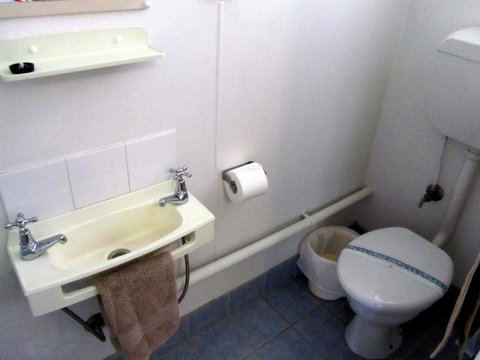 The Highlander Motel - 24HR Check In - Holiday Sunshine Coast 26