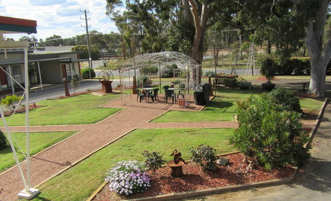 The Highlander Motel - 24HR Check In - Holiday Sunshine Coast 5