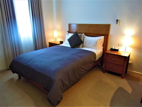 Plough Hotel - Holiday Sunshine Coast 6