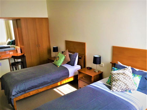 Plough Hotel - Holiday Sunshine Coast 8