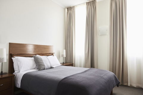 Plough Hotel - Holiday Sunshine Coast 1