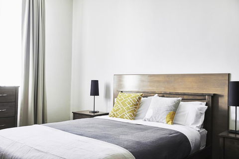 Plough Hotel - Holiday Sunshine Coast 0