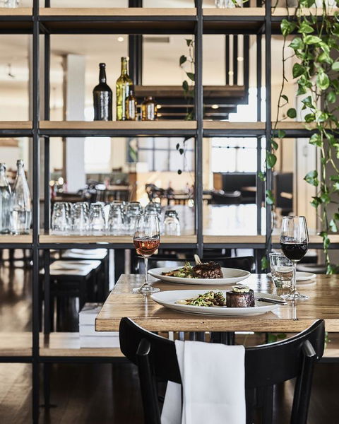 Plough Hotel - Holiday Sunshine Coast 14