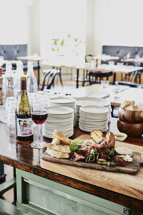 Plough Hotel - Holiday Sunshine Coast 23