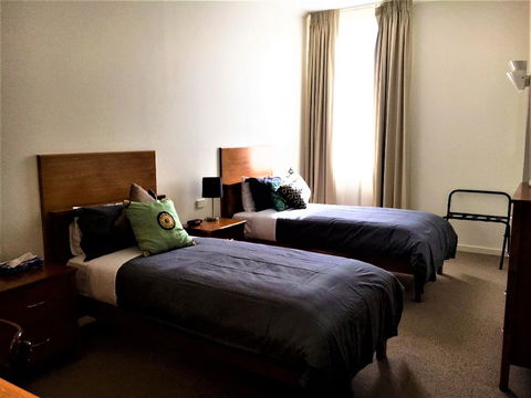 Plough Hotel - Holiday Sunshine Coast 9