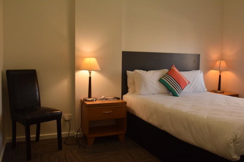 CROWN CENTRAL BUSINESS DISTRICT MOTEL - NO UNDER 18s - Sunshine Coast Tourism 33