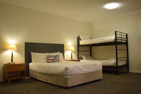 CROWN CENTRAL BUSINESS DISTRICT MOTEL - NO UNDER 18s - Sunshine Coast Tourism 40
