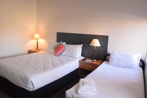 CROWN CENTRAL BUSINESS DISTRICT MOTEL - NO UNDER 18s - Sunshine Coast Tourism 31