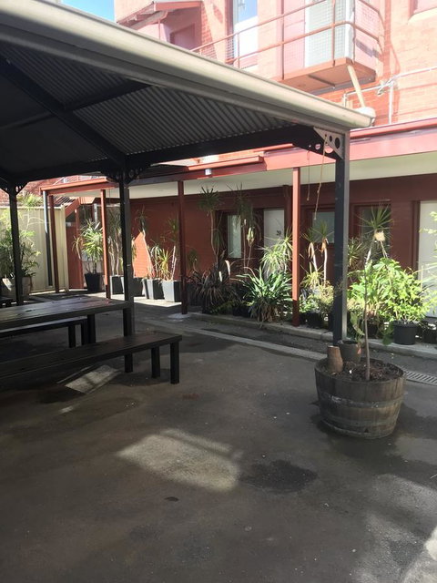 CROWN CENTRAL BUSINESS DISTRICT MOTEL - NO UNDER 18s - Sunshine Coast Tourism 20