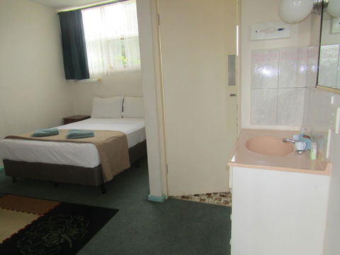 Twin City Motor Inn - Sunshine Coast Tourism 14