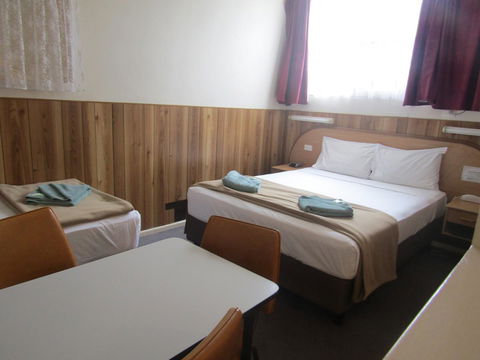 Twin City Motor Inn - Sunshine Coast Tourism 24