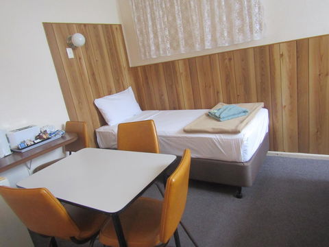 Twin City Motor Inn - Sunshine Coast Tourism 23