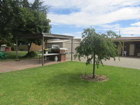 Twin City Motor Inn - Sunshine Coast Tourism 9