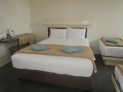 Twin City Motor Inn - Sunshine Coast Tourism 2