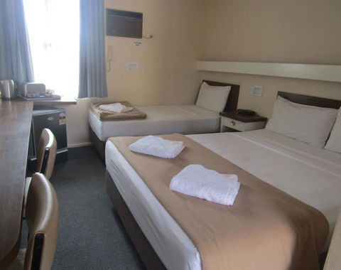 Twin City Motor Inn - Sunshine Coast Tourism 3