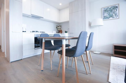 Box Hill 2 Bedroom Apt (La Maison) 02 - Sunshine Coast Tourism 1