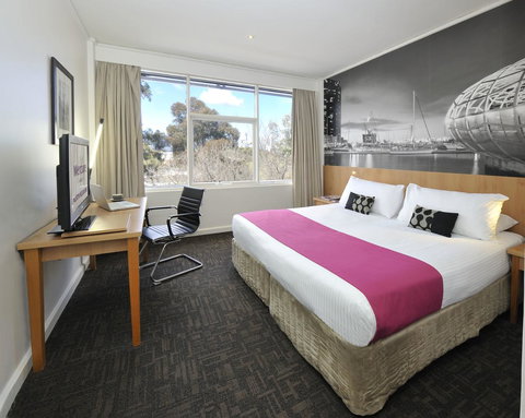 Mercure North Melbourne - Holiday Sunshine Coast 13