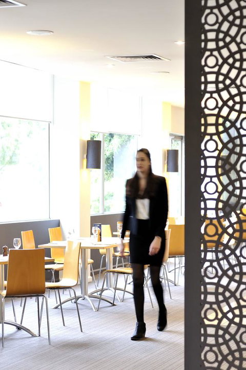 Mercure North Melbourne - Holiday Sunshine Coast 34