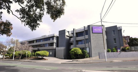 Mercure North Melbourne - Holiday Sunshine Coast 5