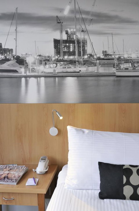 Mercure North Melbourne - Holiday Sunshine Coast 17