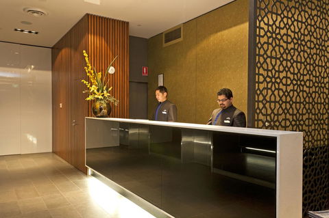 Causeway 353 Hotel - Sunshine Coast Tourism 1