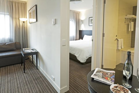 Causeway 353 Hotel - Sunshine Coast Tourism 33