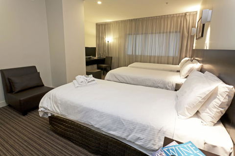 Causeway 353 Hotel - Sunshine Coast Tourism 20