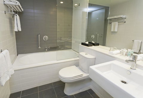 Causeway 353 Hotel - Sunshine Coast Tourism 28