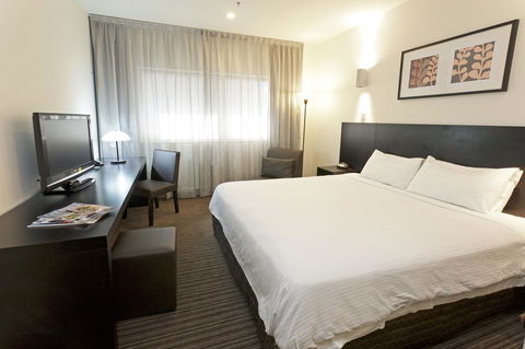 Causeway 353 Hotel - Sunshine Coast Tourism 0
