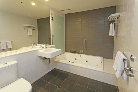 Causeway 353 Hotel - Sunshine Coast Tourism 35