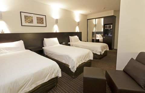 Causeway 353 Hotel - Sunshine Coast Tourism 21