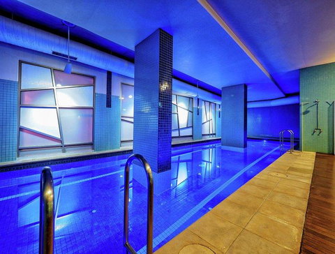 Premier Stays Melbourne - Holiday Sunshine Coast 3