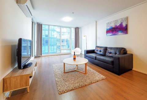 Premier Stays Melbourne - Holiday Sunshine Coast 12