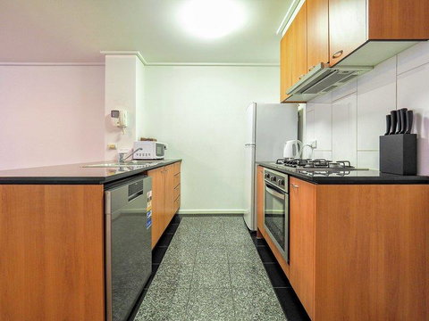 Premier Stays Melbourne - Holiday Sunshine Coast 4