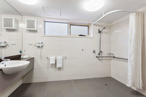 Quality Hotel Bayside Geelong - Sunshine Coast Tourism 13