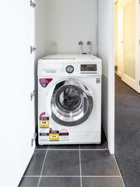 Melstay On Eporo Tower - Sunshine Coast Tourism 7