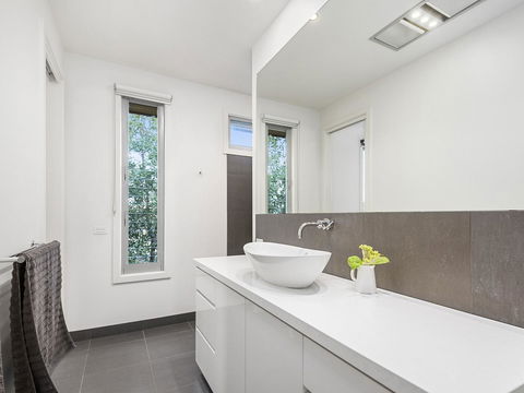 Aireys Ocean View - Holiday Sunshine Coast 10
