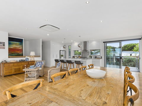 Aireys Ocean View - Holiday Sunshine Coast 3