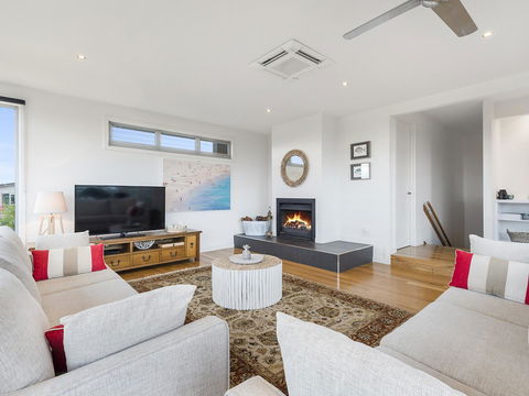 Aireys Ocean View - Holiday Sunshine Coast 2