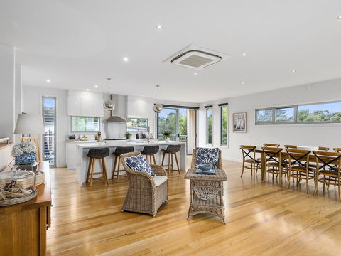 Aireys Ocean View - Holiday Sunshine Coast 5
