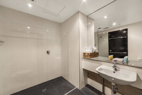 Summer House Melbourne - Holiday Sunshine Coast 16