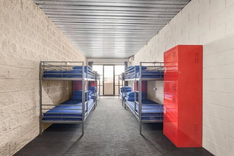 Summer House Melbourne - Holiday Sunshine Coast 12