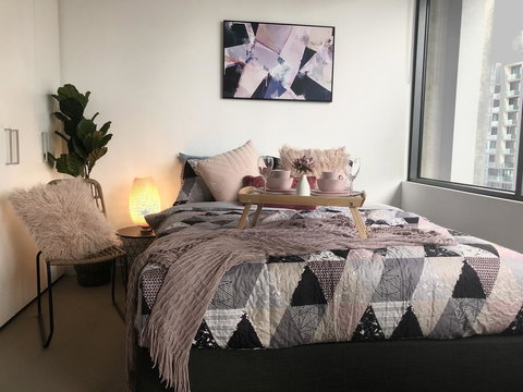 Nest-Apartments Sea View Apartments - Holiday Sunshine Coast 2