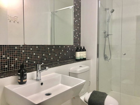 Nest-Apartments Sea View Apartments - Holiday Sunshine Coast 7