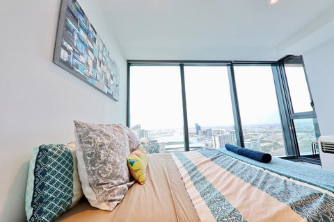 Nest-Apartments Sea View Apartments - Holiday Sunshine Coast 24