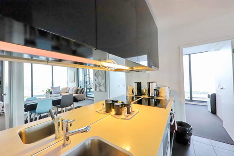 Nest-Apartments Sea View Apartments - Holiday Sunshine Coast 21