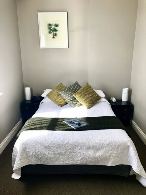 Athelstane House - Holiday Sunshine Coast 6