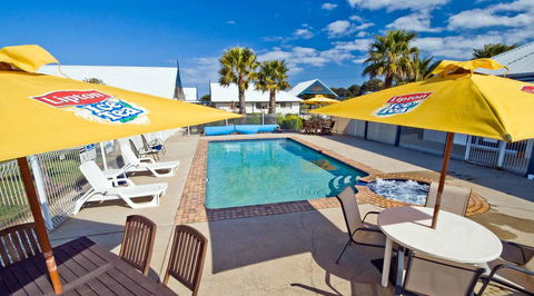 Torquay Tropicana Motel - Sunshine Coast Tourism 1