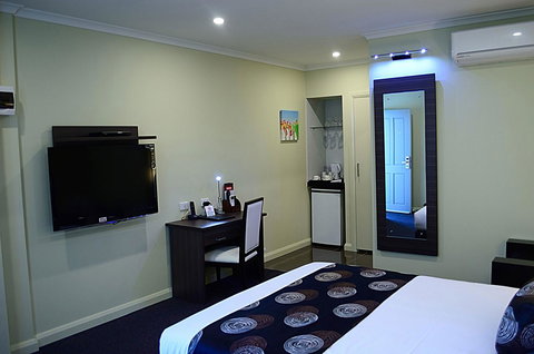 Park Squire Motor Inn & Serviced Apartments - Holiday Sunshine Coast 3