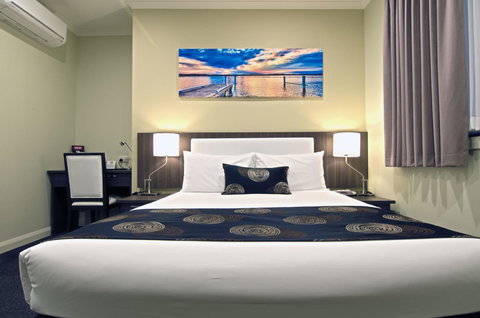 Park Squire Motor Inn & Serviced Apartments - Holiday Sunshine Coast 0